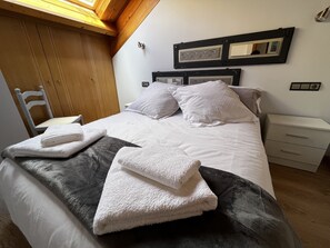 2 Schlafzimmer, Schreibtisch, kostenloses WLAN, Bettwäsche