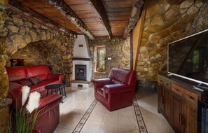 Smart TV - Cozy home in Rasopasno with Wi-Fi (Rasopasno)