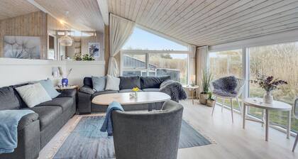 Nice home in Hjørring with kitchen