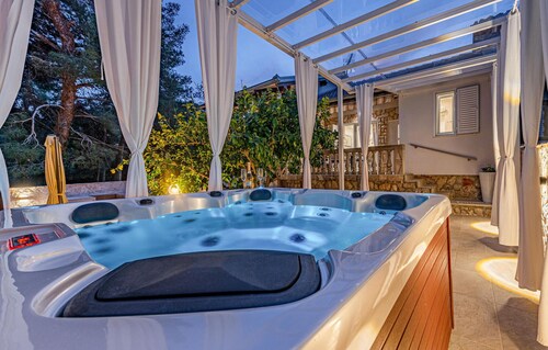 Amazing home in Zdrelac