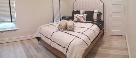 2 bedrooms, iron/ironing board, WiFi, bed sheets