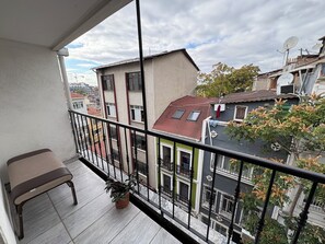 Kolmen hengen perhehuone | Terassi/patio