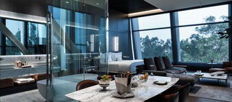 Alexander, Member of The Leading Hotels of the World