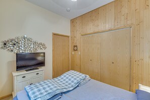2 habitaciones, tabla de planchar con plancha, wifi y ropa de cama