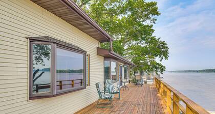 Scenic Views & Yard: Mississippi River Retreat!