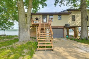 Exterior - Scenic Views & Yard: Mississippi River Retreat! (Fulton)