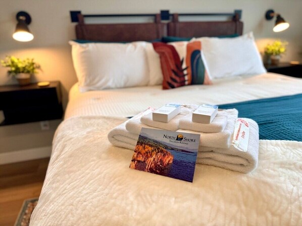 4 bedrooms, iron/ironing board, WiFi, bed sheets