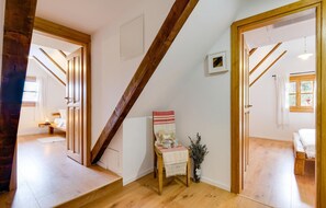 3 bedrooms, travel cot, free WiFi, bed sheets