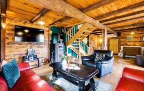 Smart TV, fireplace, stereo