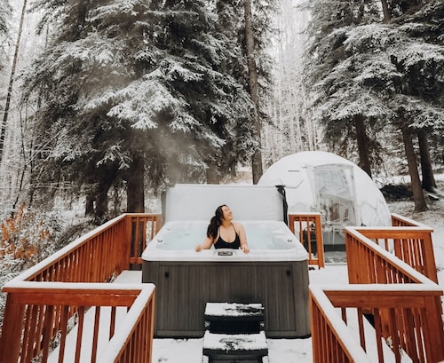 Star-Shaped Midcentury Modern Aurora Retreat + Hot Tub + Game Room