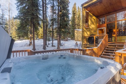 Star-Shaped Midcentury Modern Aurora Retreat + Hot Tub + Game Room