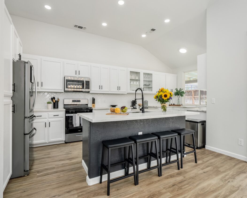 Refrigerador, microondas, horno, placa de cocina