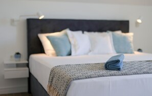 3 bedrooms, in-room safe, iron/ironing board, travel crib