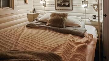 3 bedrooms, iron/ironing board