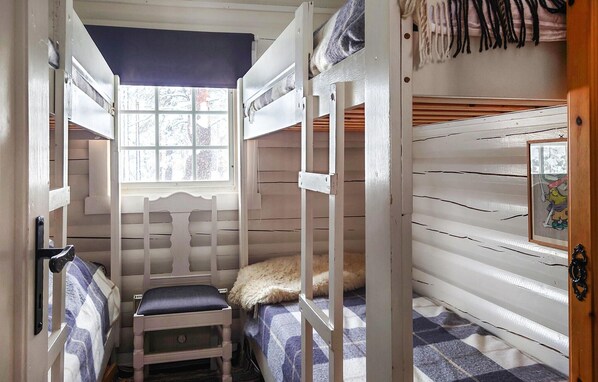 3 bedrooms, iron/ironing board