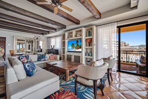 Smart TV, fireplace, stereo, offices