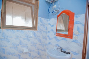 Classic Double Room | Bathroom