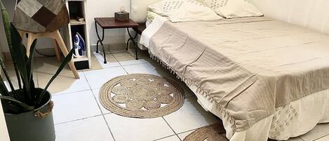 1 室のベッドルーム、アイロン / アイロン台、WiFi、ベッドシーツ