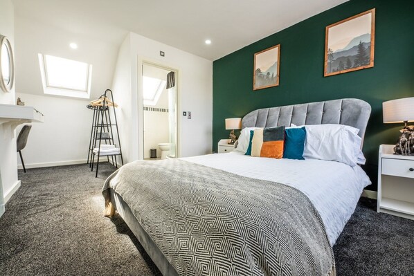 2 多间卧室、办公桌、熨斗/熨衣板、上网接入