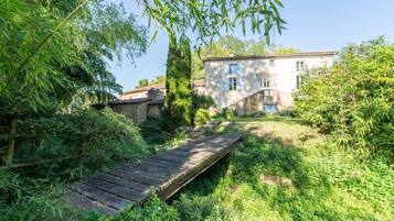 Enceinte de lâhĂ©bergement