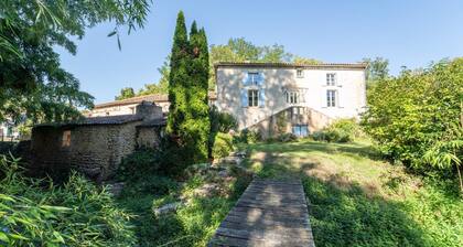 L'Auxance: Large charming house with swimming pool