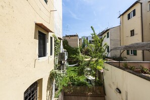 Property grounds - Serragli Retreat in Florence by Mmega (Firenze)