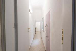 Interior - Serragli Retreat in Florence by Mmega (Firenze)