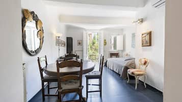 1 chambre, fer et planche Ă repasser, Wi-Fi, draps fournis