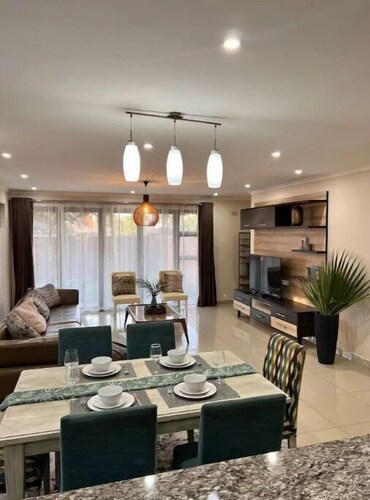 Modern 5 Star, 6 sleeper Apartment @ Sibiti