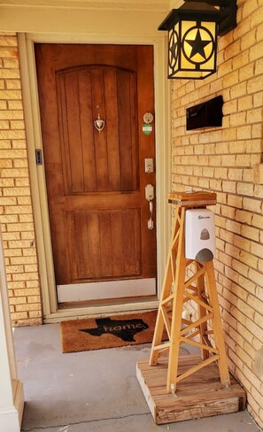 Exterior detail - Wildcatter resting grounds, spacious living (Odessa)