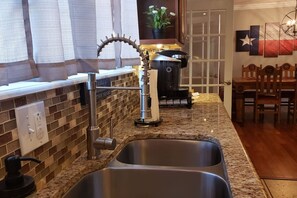 Interior - Wildcatter resting grounds, spacious living (Odessa)