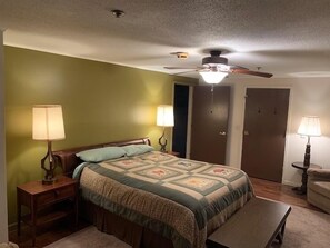 5 chambres, fer et planche à repasser, lit parapluie, Wi-Fi gratuit