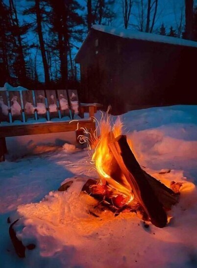 Snowmobile Access & Close to Oak Mt. Ski - Cozy Cabin, Peaceful-Sleeps 6