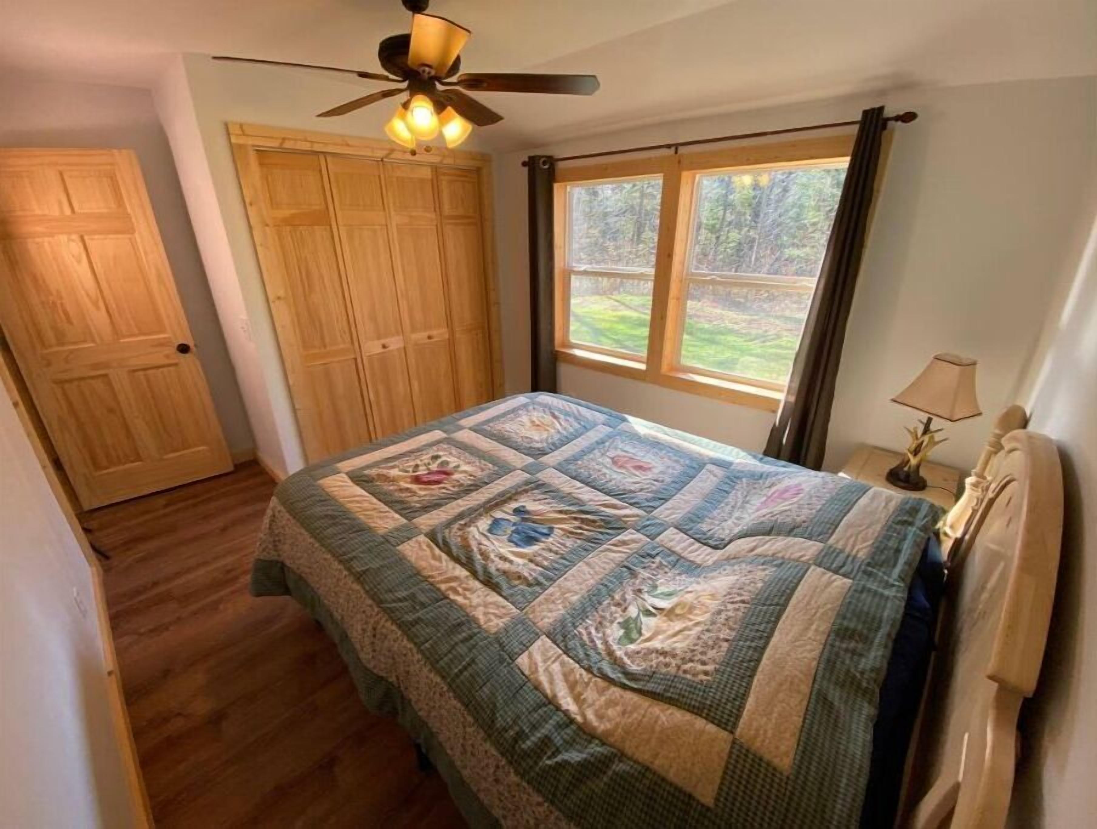 2 habitaciones, tabla de planchar con plancha y wifi gratis 