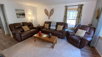 Smart TV, fireplace, DVD player