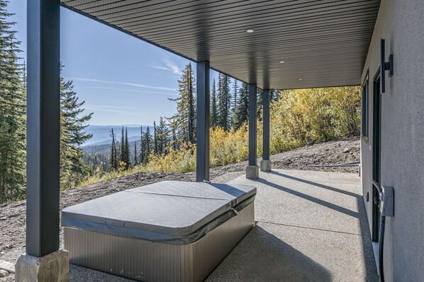 Terrace/patio - Brand new suite with garage, private laundry, and gear room (Silver Star Mountain)