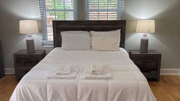 1 bedroom, desk, free WiFi, bed sheets