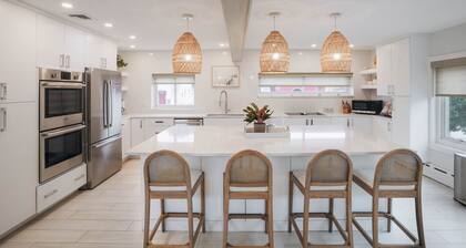 Boston's Beach Home: Pool, 1min to Beach, Pet +