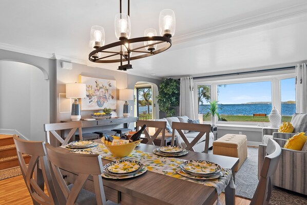 Dining - Sunshine Cove - Door County (Sturgeon Bay)