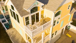 Terrace/patio - 10 min walk to Beach, Hot Tub, Tiki Bar, Game Room (Corolla)