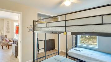 3 bedrooms, iron/ironing board, travel crib, internet
