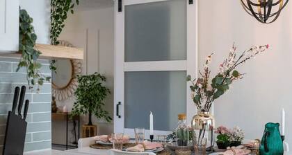 Lavish Retreat: Serene Getaway in Lower Sackville