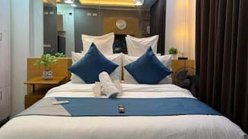 Condo Tiêu chuẩn | 1 phòng ngủ, két bảo mật tại phòng, bàn, phòng cách âm