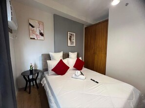 Kondominium Standar | 1 kamar tidur, brankas, meja kerja, dan kedap suara