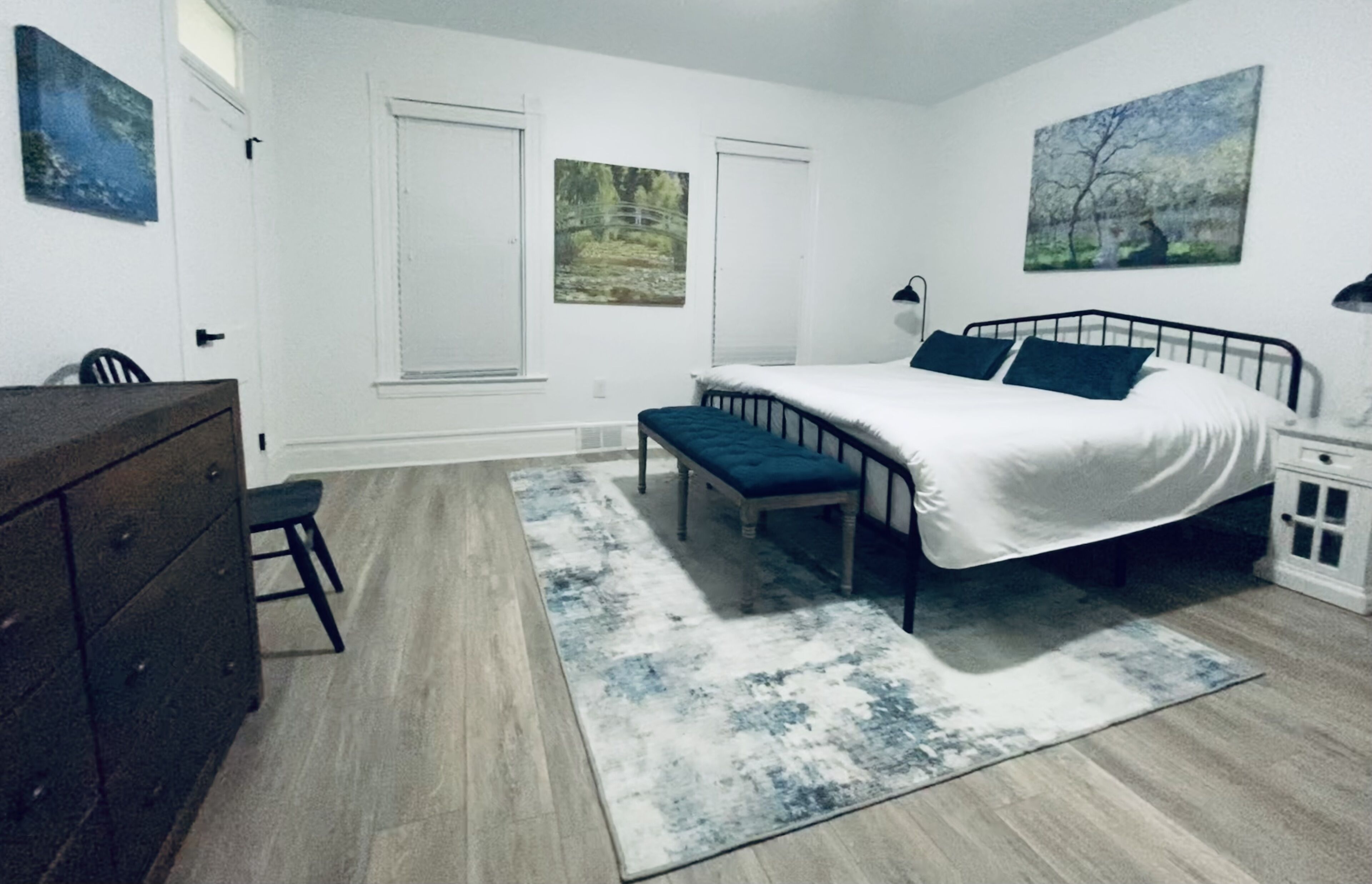 5 slaapkamers, een strijkplank/strijkijzer, reisbedje, wifi