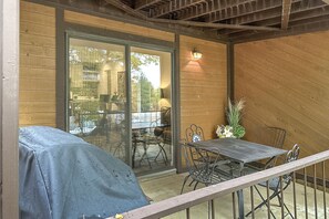 Outdoor dining - Red Pine Retreat at Canyons Village (Park City)