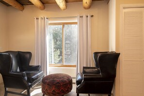 Interior - Magical Shangri la directly across from 10,000 Waves and close to the ski resort (Santa Fe)