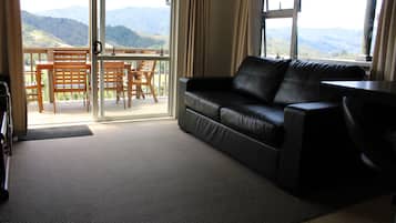 Panoramic Apartment | 1 bilik tidur, peralatan tempat tidur premium, tilam berlapik