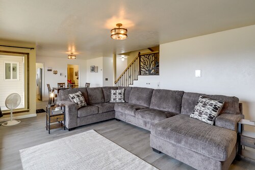 Steinaker State Park w/ Fireplace: Vernal Getaway!