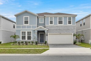 Exterior - NEW 10 BR/19 Beds Pool+Spa Disney Fireworks View (Davenport)